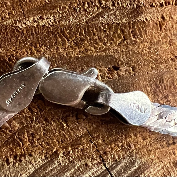 🌟NATIVE AMERICAN 🌟 Genuine Silver & Turquoise Bear Pendant with Silver chain. - Picture 6 of 11